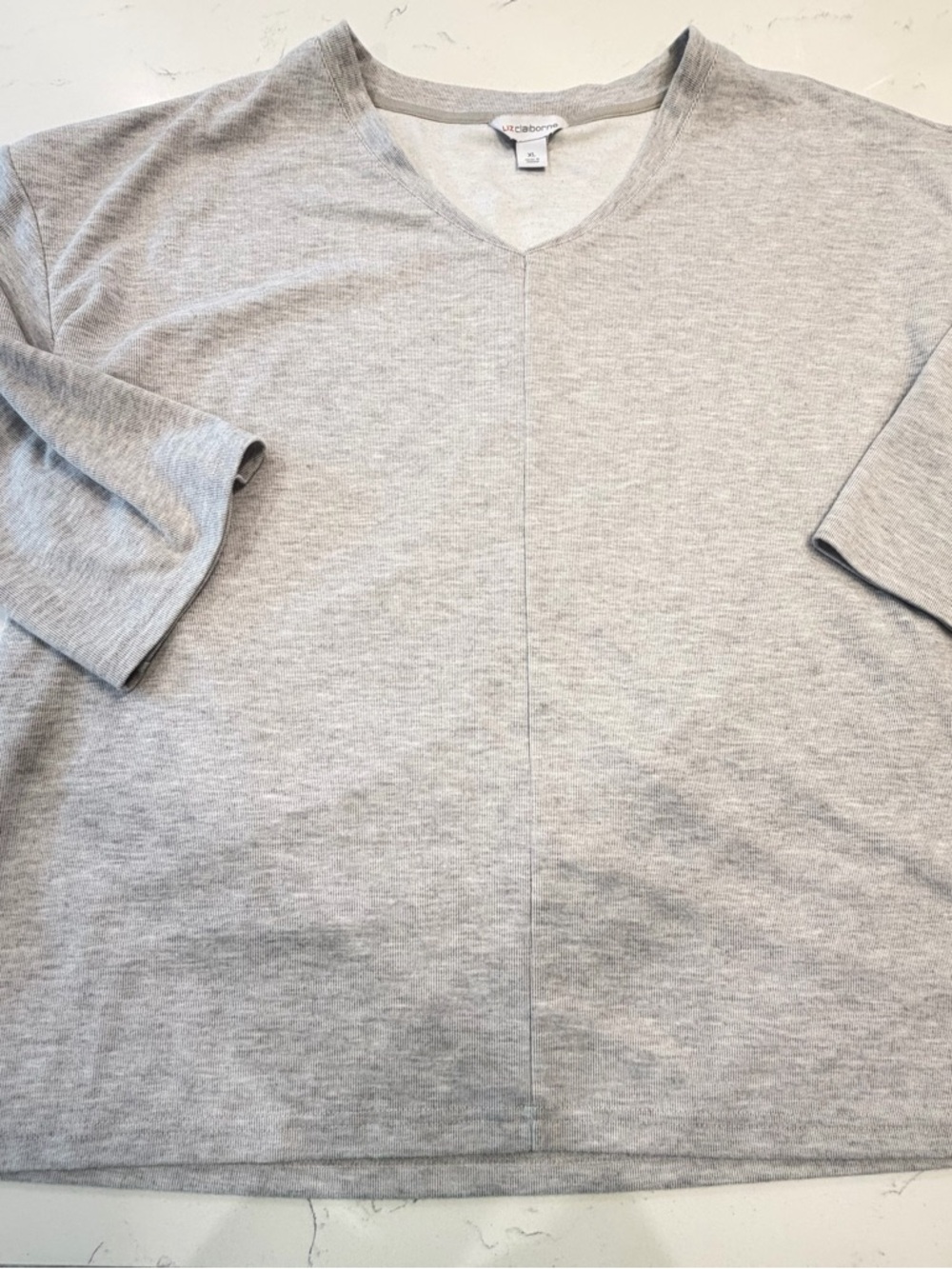 Liz Claiborne Light Gray Crewneck Tee